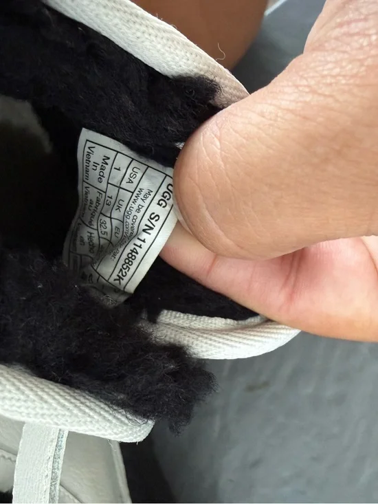 UGG Kids Neumel Platform Leather Boot - Picture 6 of 6